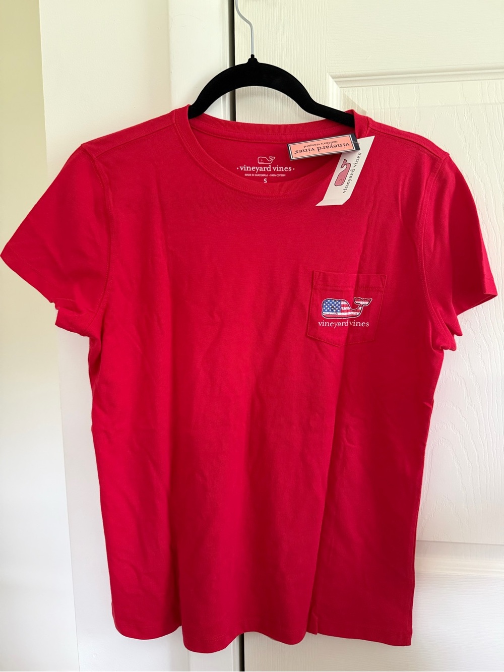 NWT Vineyard Vines Women’s Small American Flag Whale Pocket T-Shirt Red - Picture 2 of 2